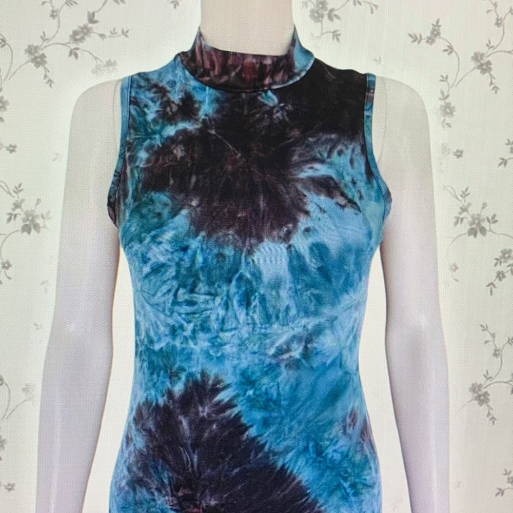 Sleeveless Blue Tie-Dye Dress